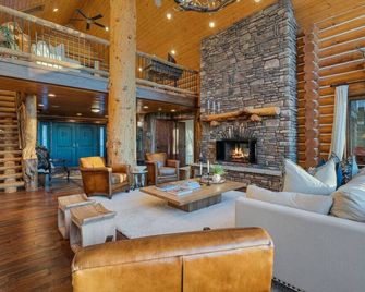 Luxury Mountain Living | 15mi to Park City, UT - Coalville - Lounge