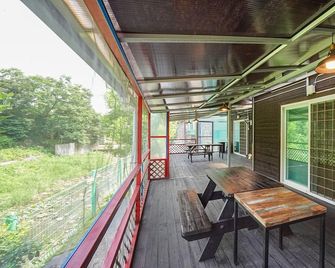 Hwacheon Mulsori Pension - Hwacheon - Balcón