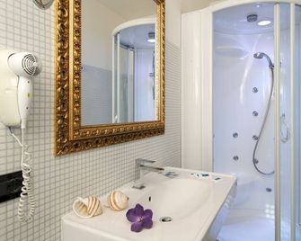 Nice Hotel Bibione - Bibione - Bad