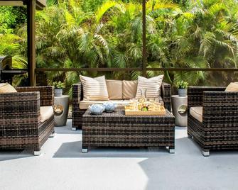Lotus House - Relaxation - close to Beaches - Heated Pool - Venice
