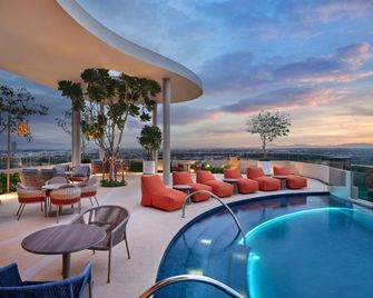 Hilton Garden Inn Rayong - Rayong - Havuz