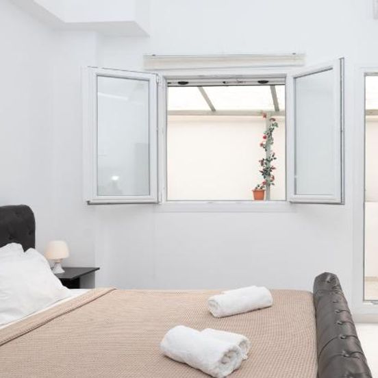 Other view of Palm House near Heraklion Airport