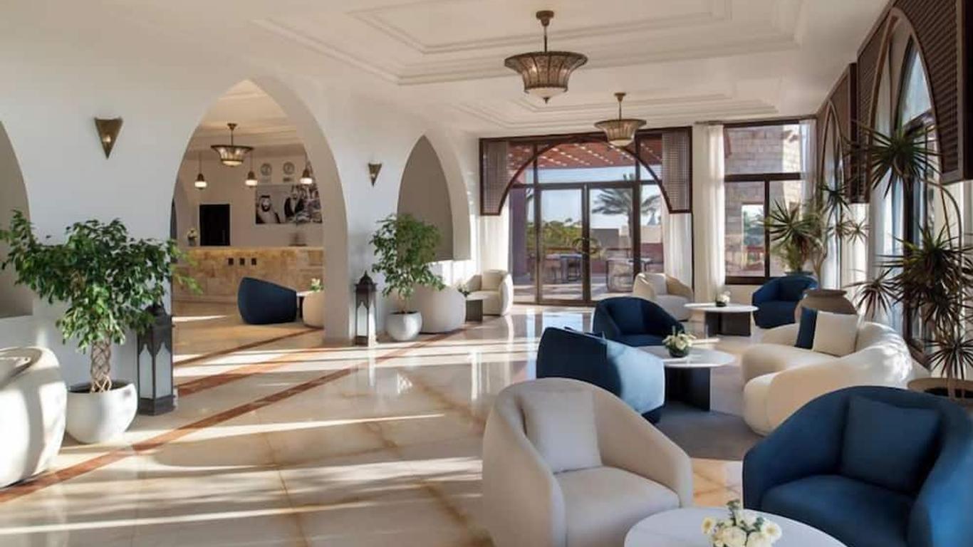 Royal Lazure Resort