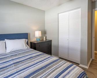 Centro Ybor Duplex! Walk to 7th Ave! Unit B - Tampa - Habitación
