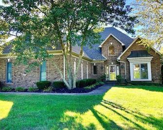 H-Derby, Keeneland, Bourbon Or Family Gathering! - Frankfort - Building