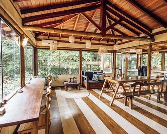 Velinn Pousada Santa Tereza - איליאבלה - חדר אוכל