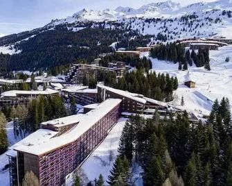 Résidence Belles Challes - Studio 4 personnes à Arc 1800 skis aux pieds et proche des commerces dans le village du Charvet MAE-6572 - 아크 1600 - 건물