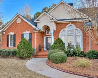 Spacious 5-Bedroom Ranch Home for Augusta Masters Rental - Evans - Building