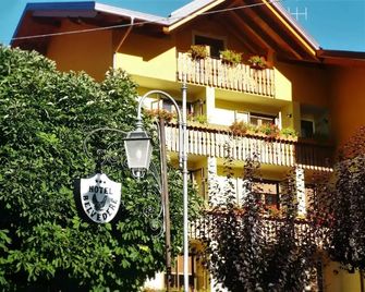 Hotel Belvedere - Cesuna - Building