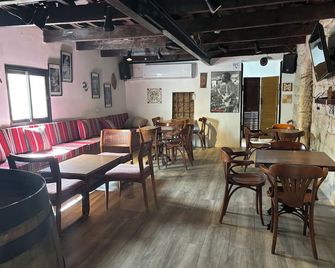 Al Yakhour Hostel - Haifa - Nhà hàng