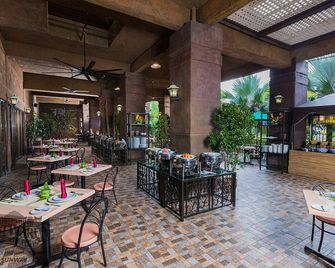 صنواي لوست وورلد هوتل - إيبوه - مطعم