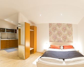 Apartments Shishka - Ljubljana - Bedroom