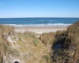 Luxury Beach Side Home home - נורפולק - חוף