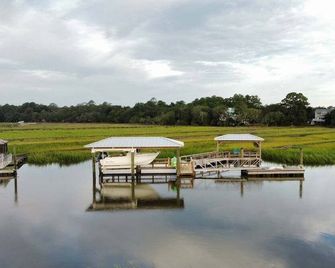 Waterfront Vacation Rental in Darien, GA - Private Hot Tub & Dock - Darien - Buiten zicht