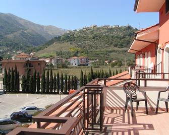 Marchesina Resort Srls - Teggiano - Balcony