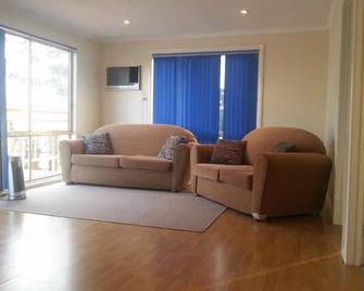 Ullathorne Retreat - located at Inverloch - Inverloch - Living room