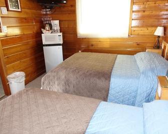 Big Meadow Lodge - Bridgeport - Bedroom