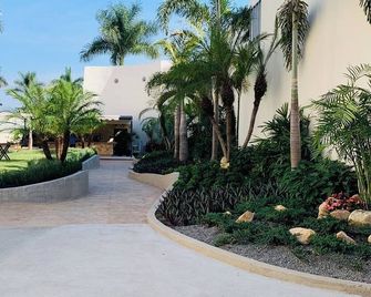 Casa Begonias Hotel mas Villas - Jiutepec - Außenansicht