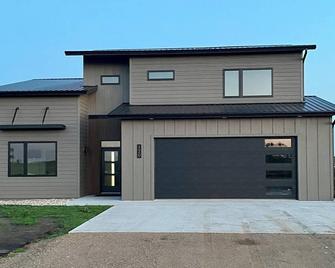 NEW construction 3-bedroom cabin at beautiful Lake Albert with lake access - Arlington - Edificio