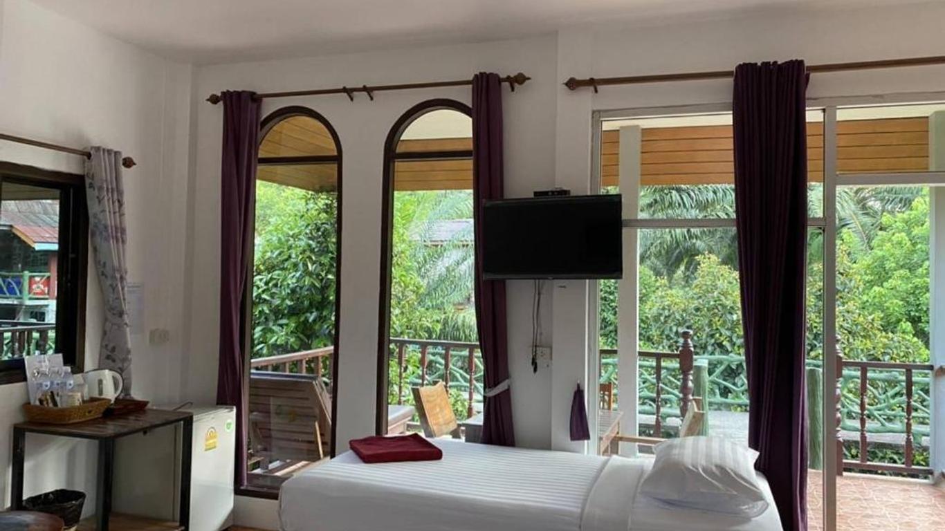 Khao Sok Jungle Hut Resort