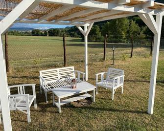 Casa Vacanze Garofoli - Genga - Patio
