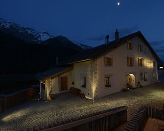 In Lain Hotel Cadonau - Zernez - Building