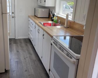 Hawks Nest Beach Cottage-Views of Long Island Sound-Tranquil+Relaxing-3br - Old Lyme - Cocina