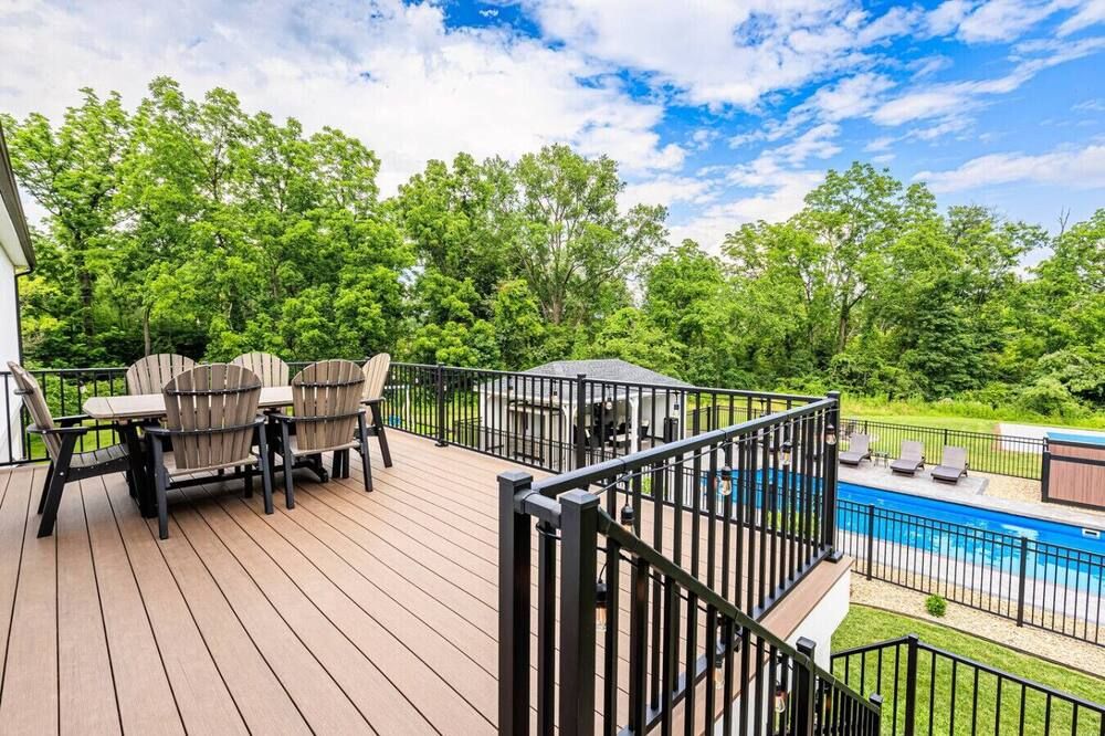 Haven 651, Modern Luxury near Historic Gettysburg and Liberty Mountain Ski Resort - Your Exclusive Escape! Private Seasonal Pool, Hot Tub, Pickleball, and even a Playground!
