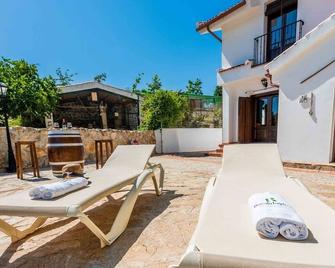 Cortijo Rica - Santa Cruz del Comercio - Patio