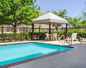Comfort Inn and Suites Covington - Mandeville - Covington - Piscina
