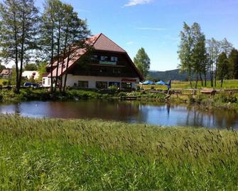 Landgasthaus Backhof-Helmle - Breitnau - Outdoor view
