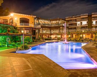 Rigat Park & Spa Hotel - ลอเร็ต เดอ มาร์ - สระว่ายน้ำ