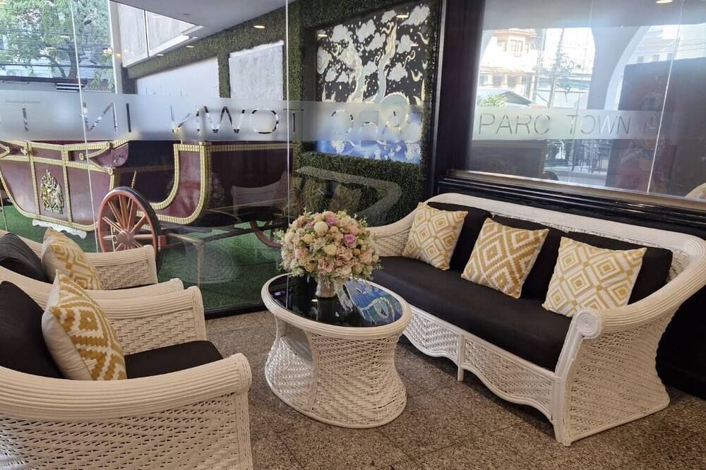 تاون إن تاون جاردن ريزورت