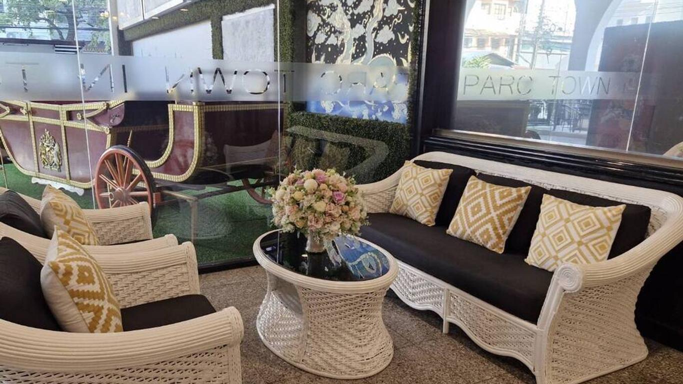 Town In Town Garden Resort