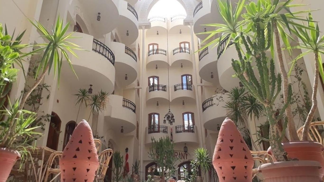 فندق الهمبرا