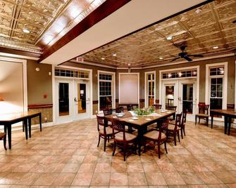 The Burleigh Falls Inn & Suites - Woodview - Dining room