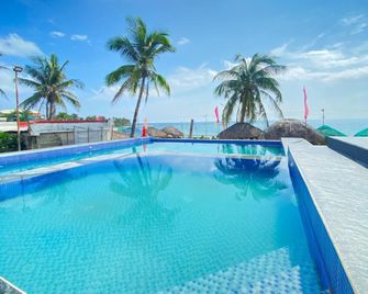 Michaela Angelo Transient House - Pagudpud - Piscina
