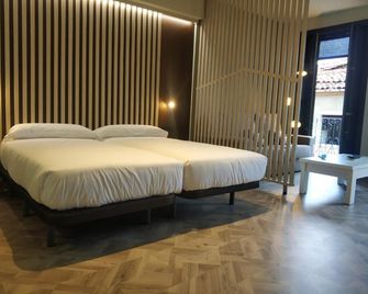 Apartamentos Turísticos y Habitaciones Cidade Vella by Bossh! Hotels - Ourense - Bedroom
