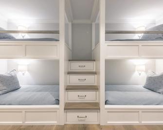 Luxury 8 BR, 8.5 B, Walk to Beach & Town, Pool! - Nantucket - Bedroom