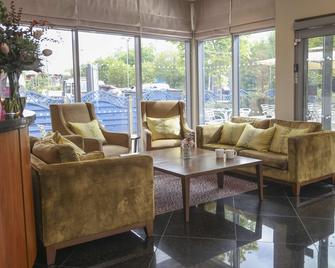 Best Western Pontypool Metro Hotel - Pontypool - לובי