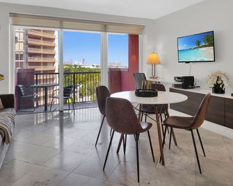 Modern Bay View Balcony In The Grove Free Parking - Miami
