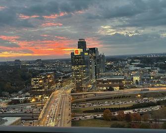Luxurious Condo Midtown Atlanta - Atlanta