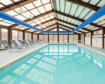 The Ponds At Foxhollow - Lenox - Piscina