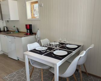 Gröna Uddens Camping - Маріегамн - Їдальня