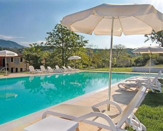 Residence Corte Del Bosco - Garda - Piscina