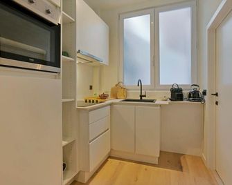 One-BR Getaway in Antwerp + free parking - אנטוורפן - מטבח