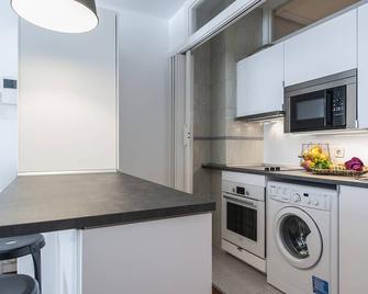 Retiro II in Madrid with 1 bedrooms and 1 bathrooms - Madrid - Cucina