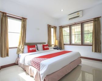 OYO 75373 Chamil House - Mai Khao - Slaapkamer