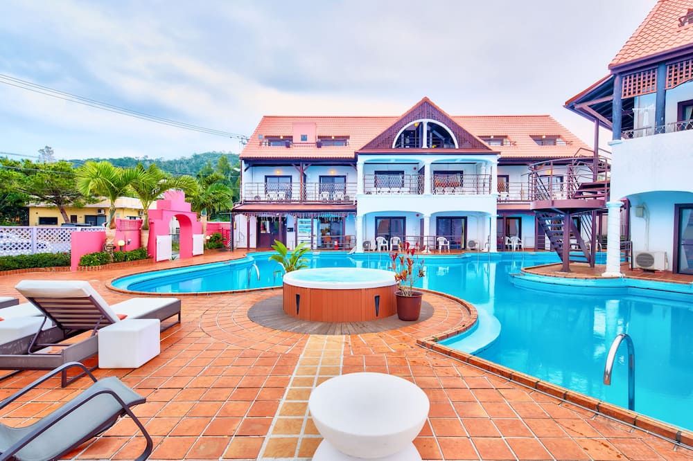 The Pool Resort Okinawa - Onna - Pool