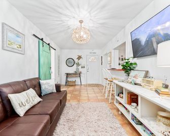 The Bung - Waves of Fun! - Lubbock - Living room